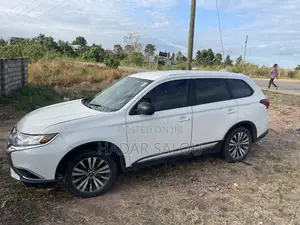 Mitsubishi Outlander 2020 White