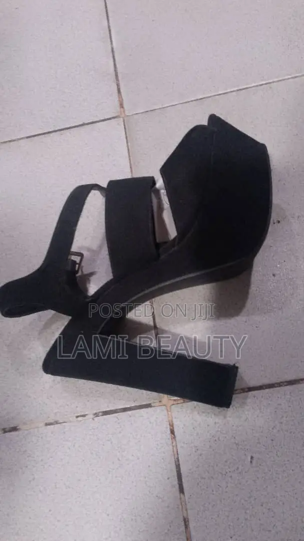 Balanced Plat Form Heel Size 40