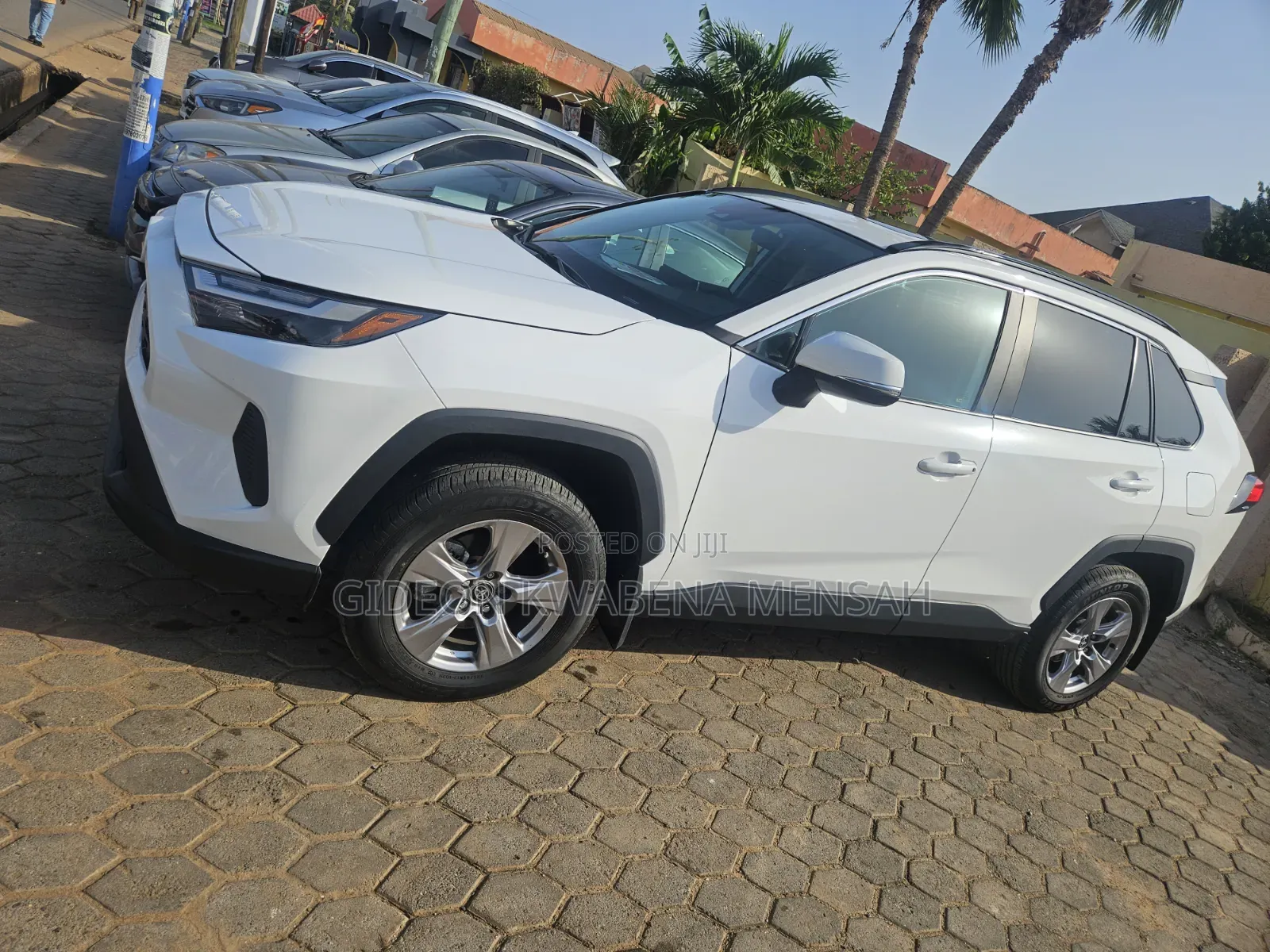 Toyota RAV4 XLE Premium 2026 White