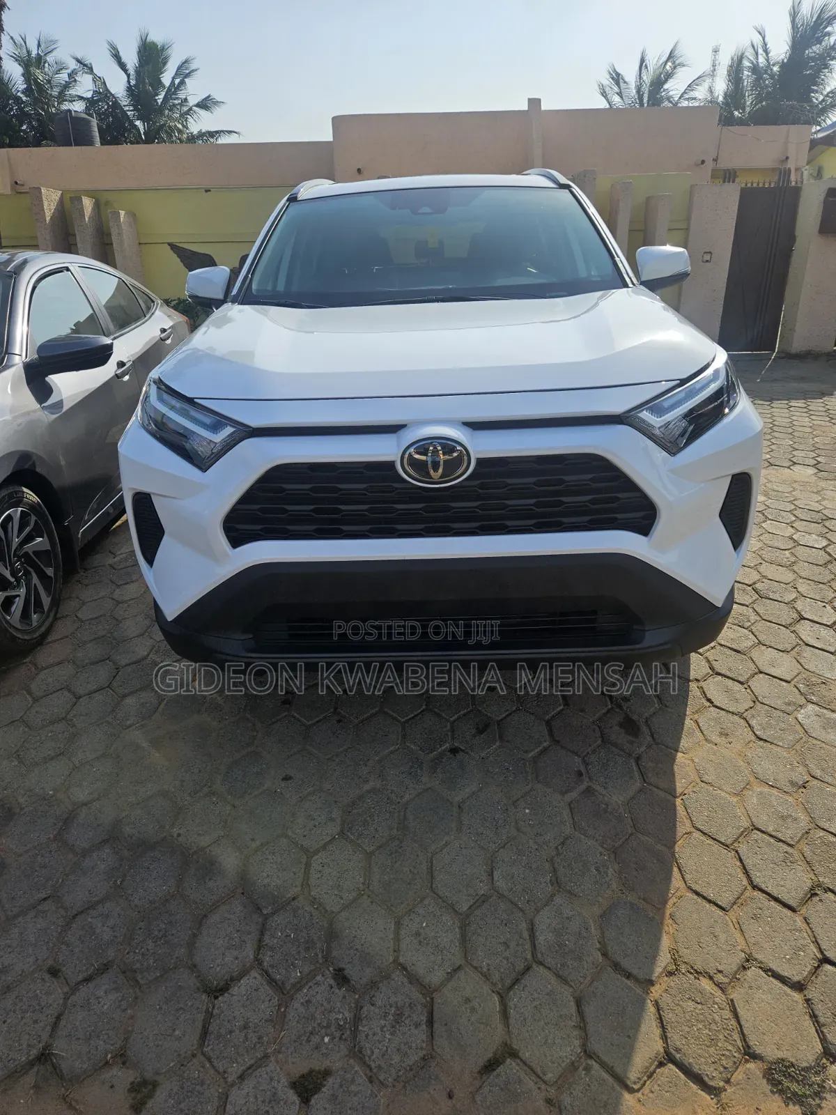 Toyota RAV4 XLE Premium 2026 White