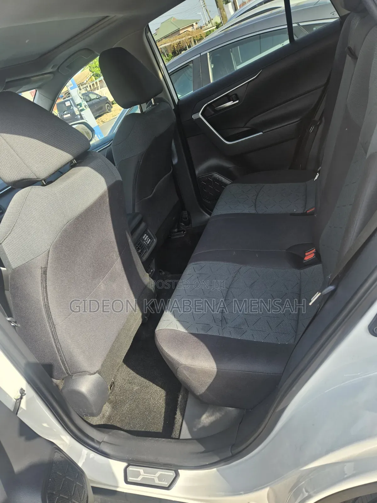 Toyota RAV4 XLE Premium 2026 White