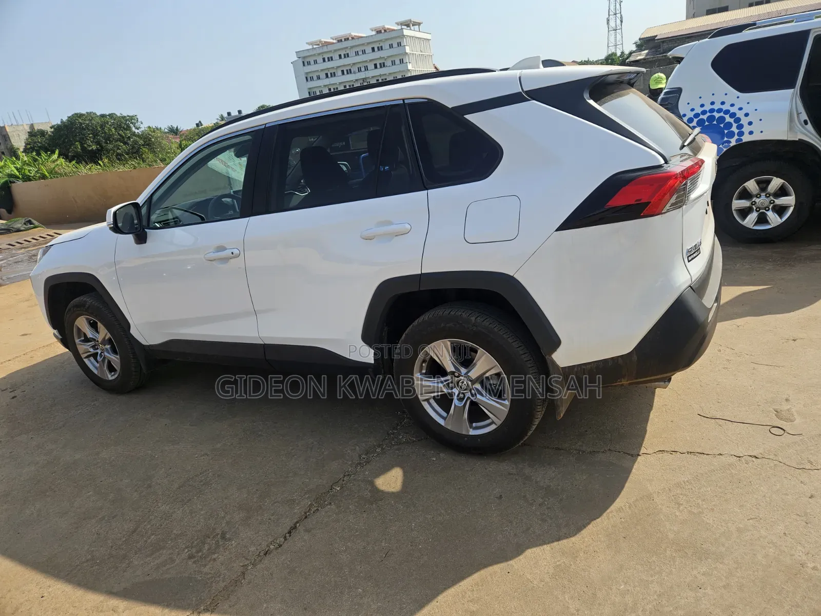 Toyota RAV4 XLE Premium 2026 White