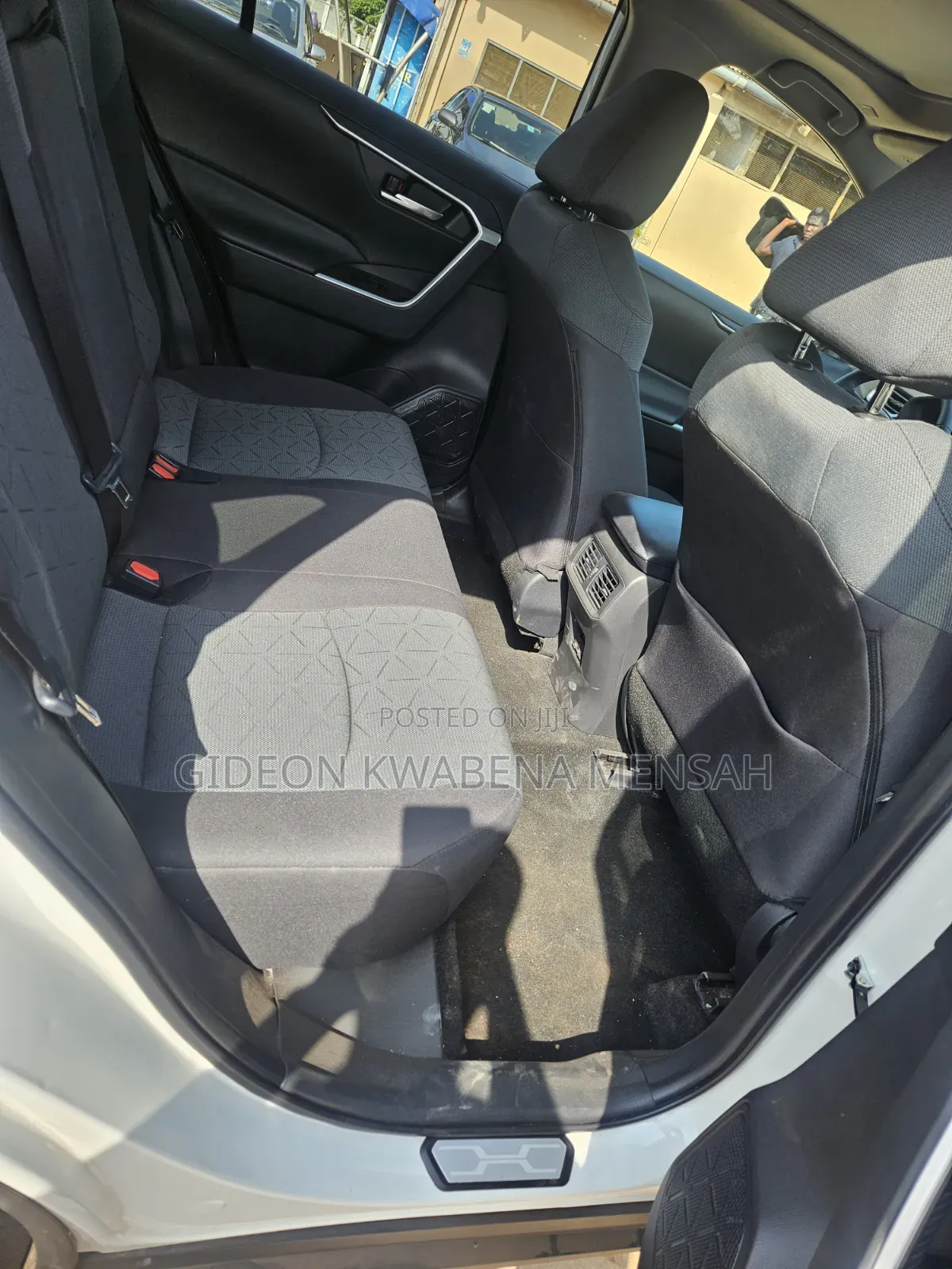 Toyota RAV4 XLE Premium 2026 White