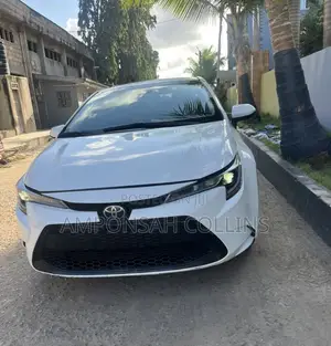 Toyota Corolla 2022 White