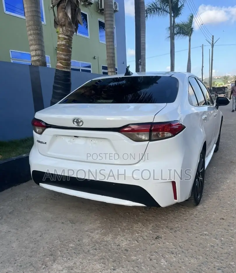 Toyota Corolla 2022 White