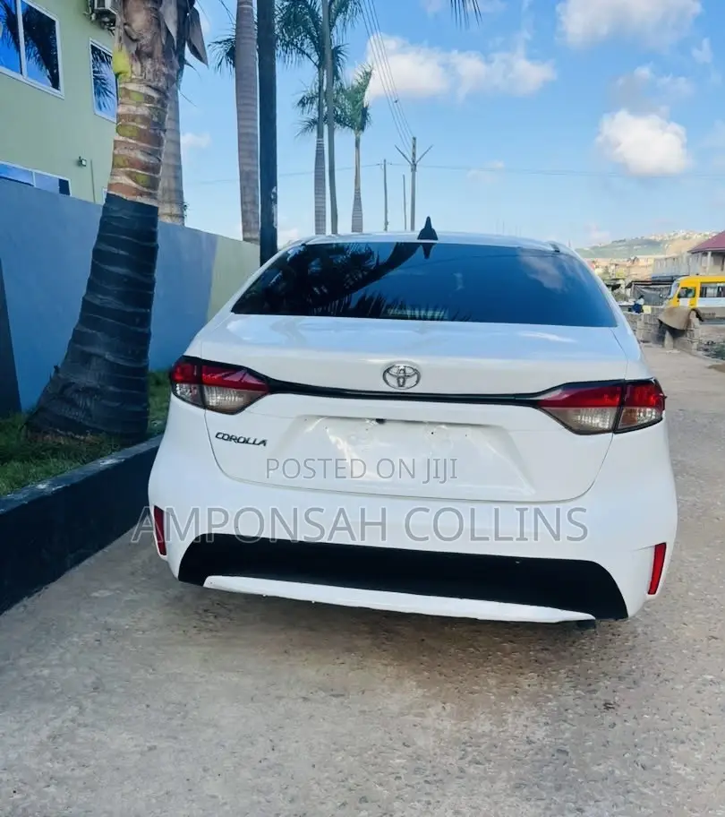 Toyota Corolla 2022 White