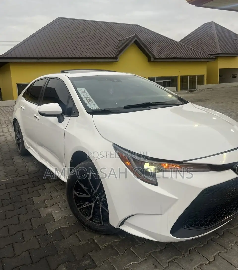 Toyota Corolla 2022 White