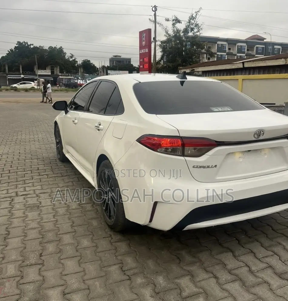 Toyota Corolla 2022 White