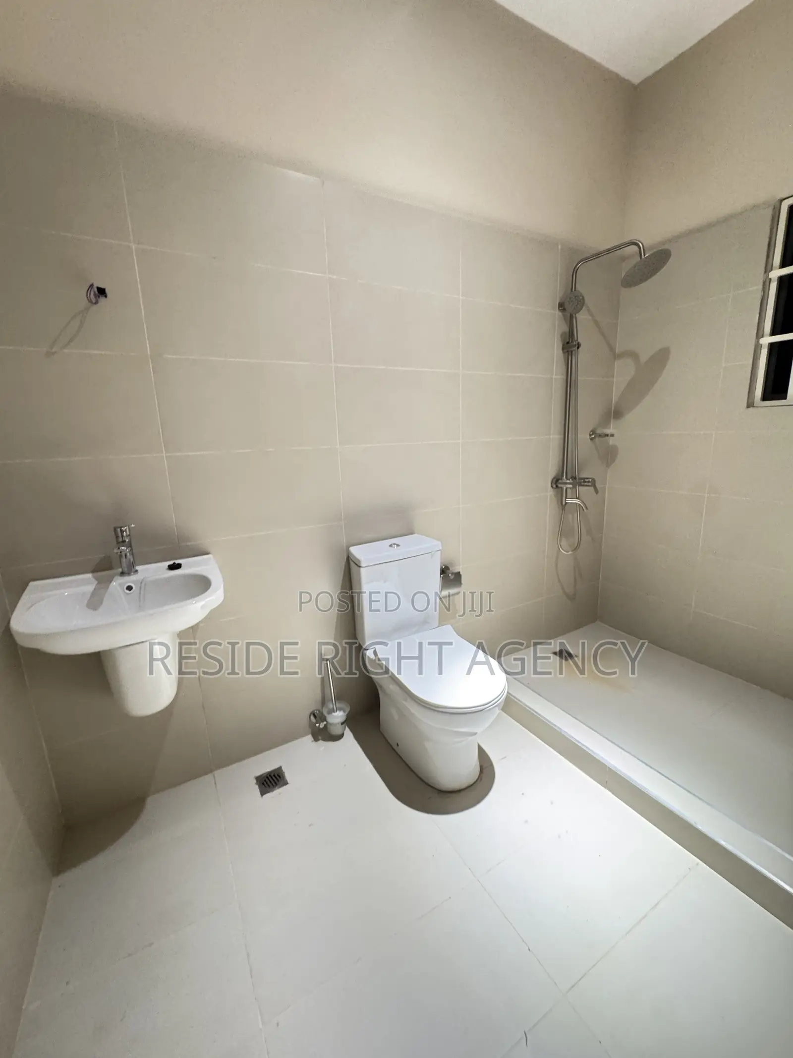 3bdrm House in Resideright, Pokuase for sale