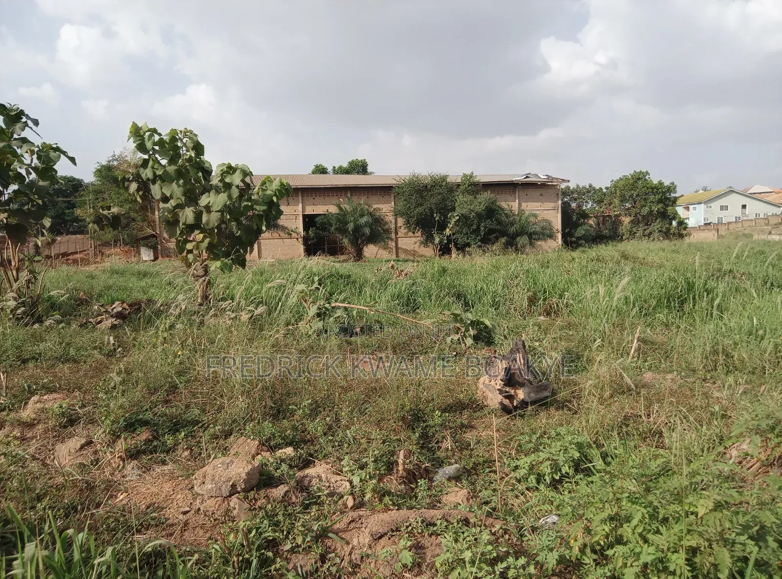 Warehouse for Sale at Santasi Kotwi