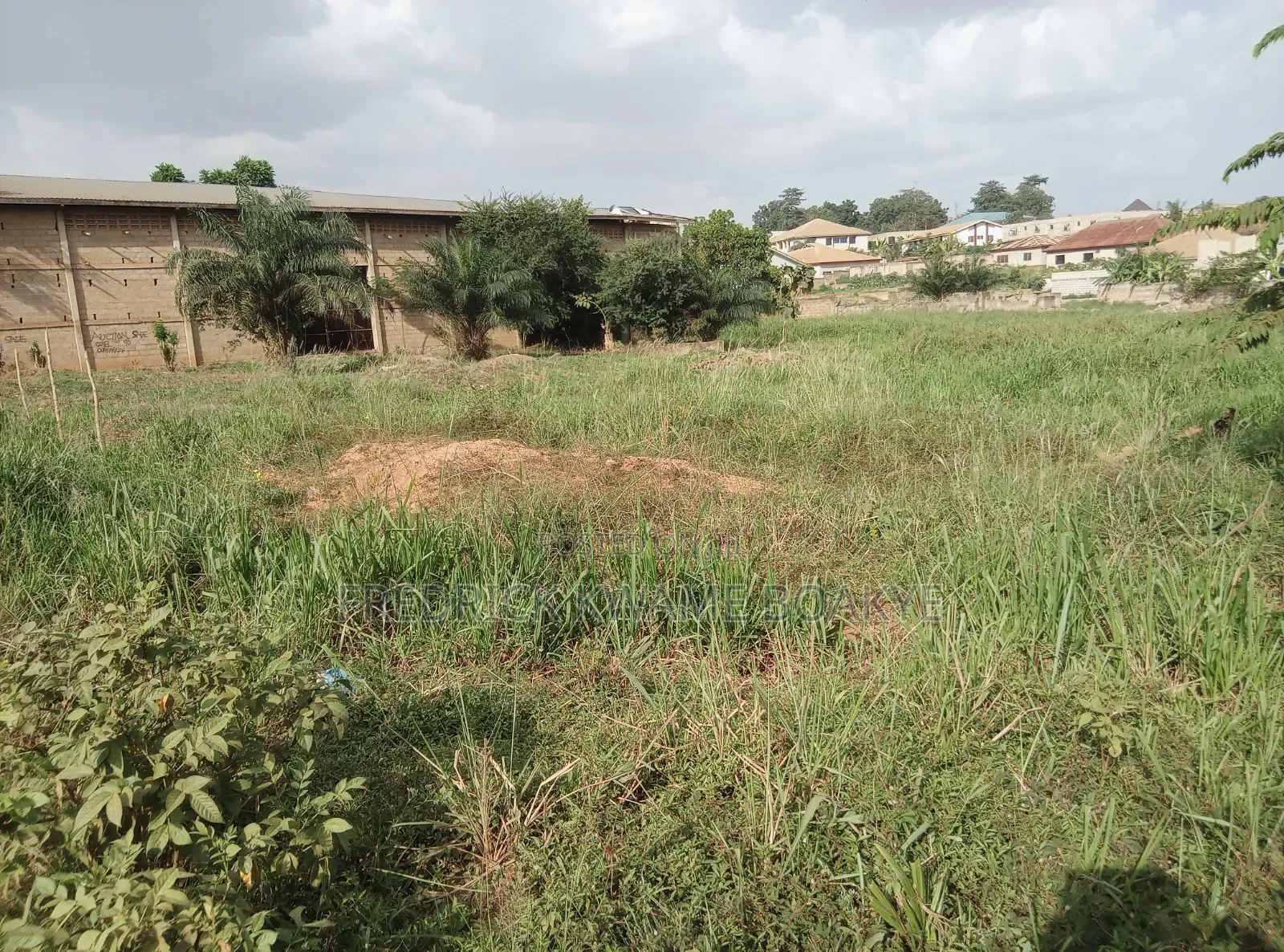 Warehouse for Sale at Santasi Kotwi