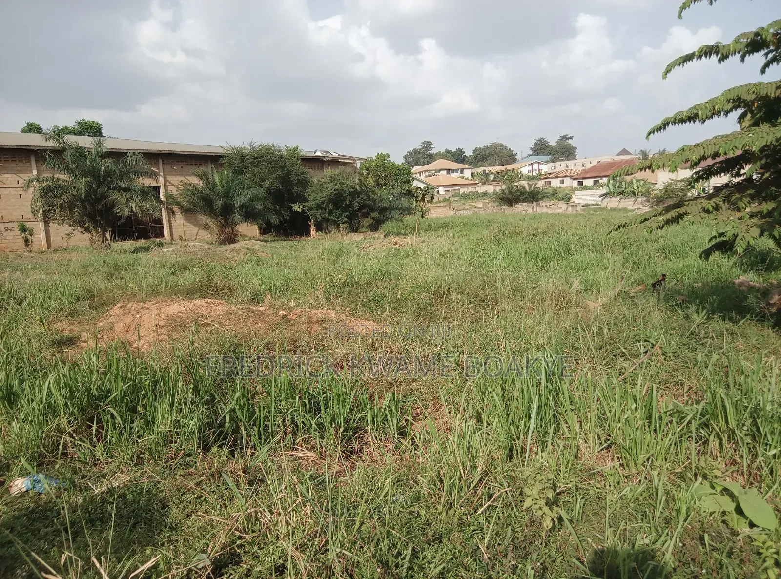 Warehouse for Sale at Santasi Kotwi