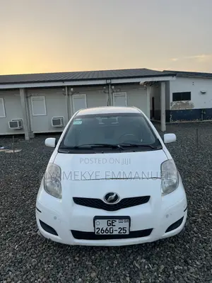 Toyota Vitz 1.0 FWD 3dr 2012 White