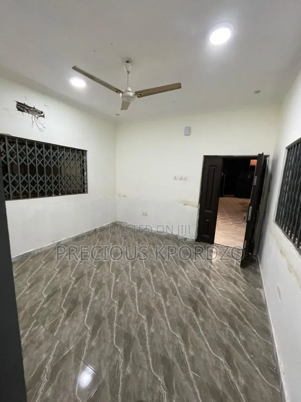 1bdrm Room & Parlour in Adenta Commandos for rent