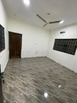 1bdrm Room & Parlour in Adenta Commandos for rent