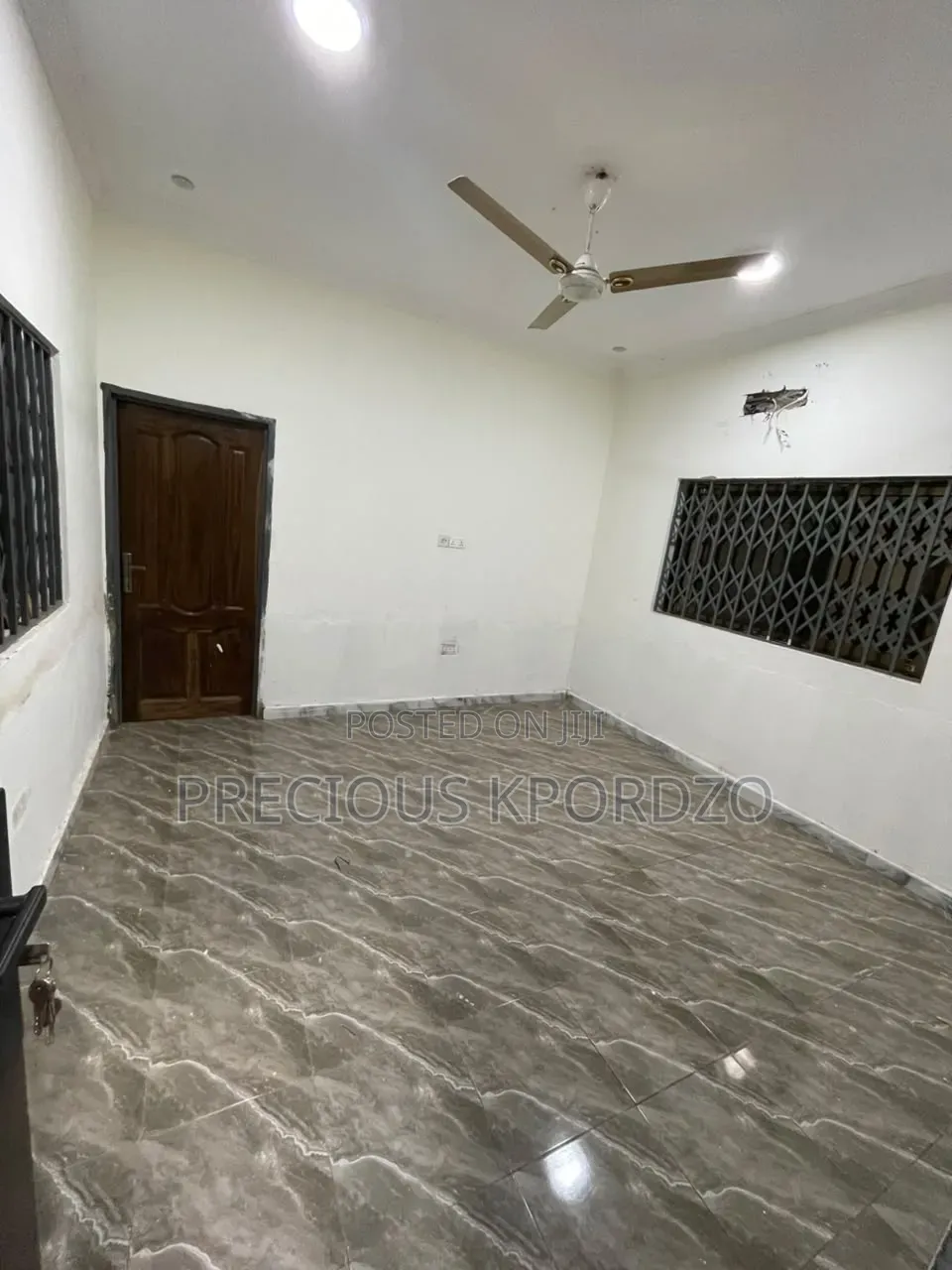 1bdrm Room & Parlour in Adenta Commandos for rent