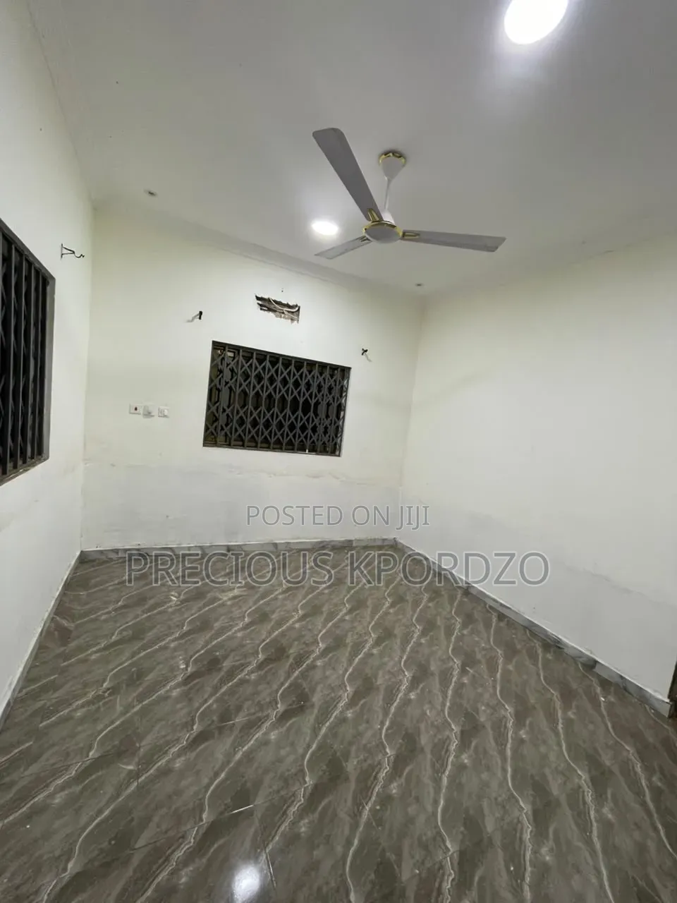 1bdrm Room & Parlour in Adenta Commandos for rent