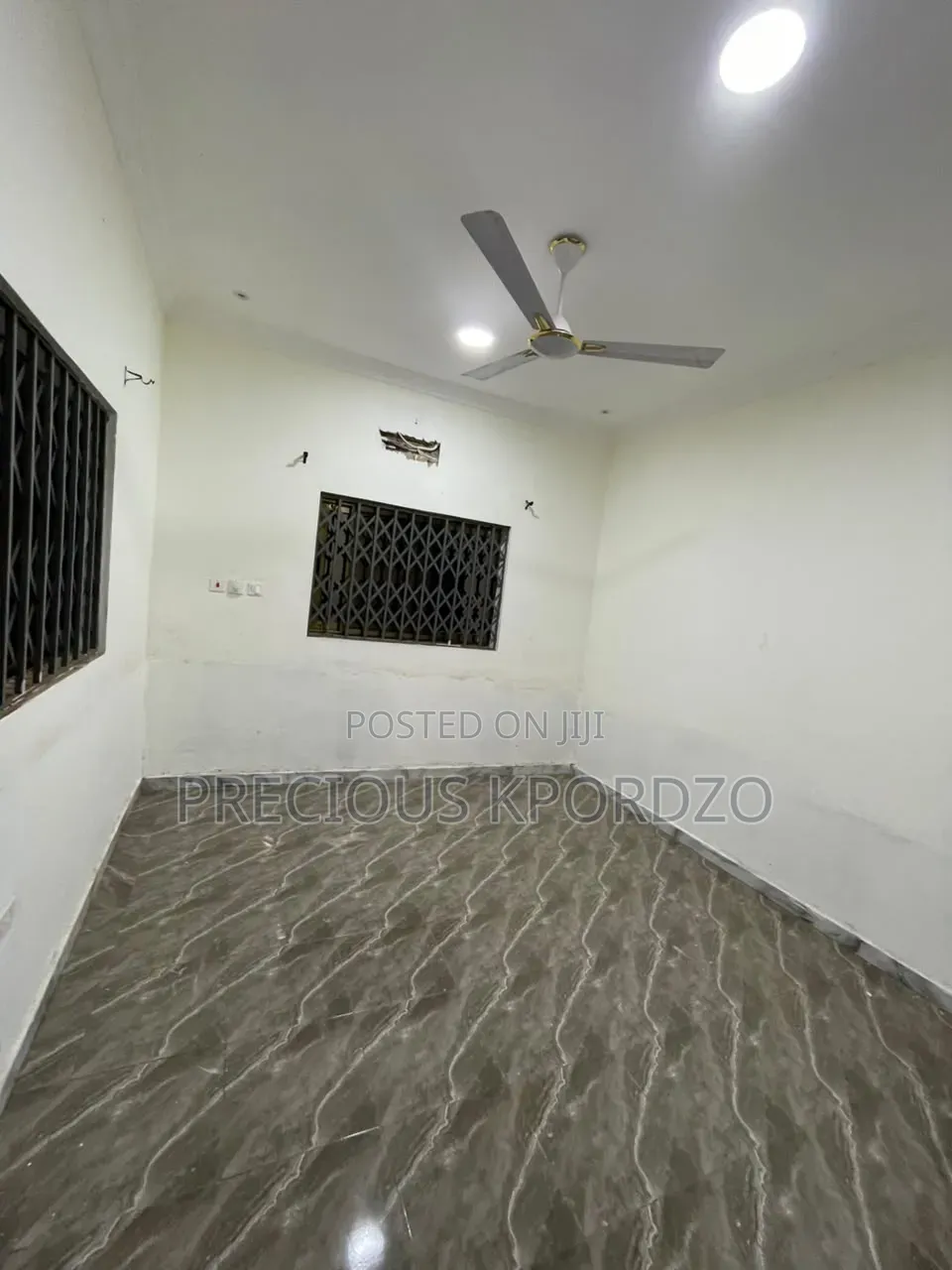 1bdrm Room & Parlour in Adenta Commandos for rent