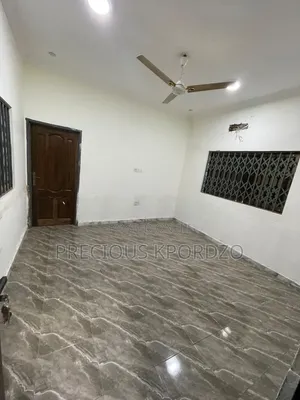 1bdrm Room & Parlour in Adenta Commandos for rent