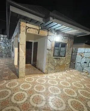 1bdrm Room & Parlour in Adenta Commandos for rent