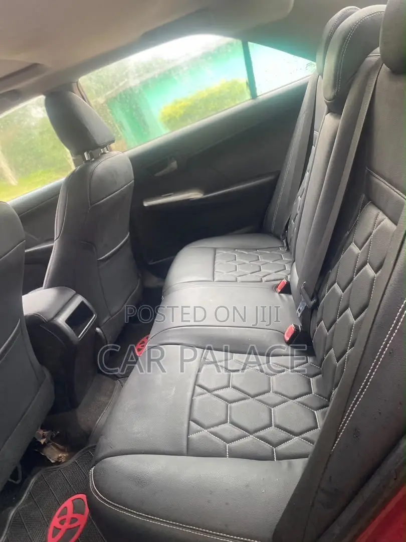 Toyota Camry SE 4dr Sedan (2.5L 4cyl 6A) 2014 Red
