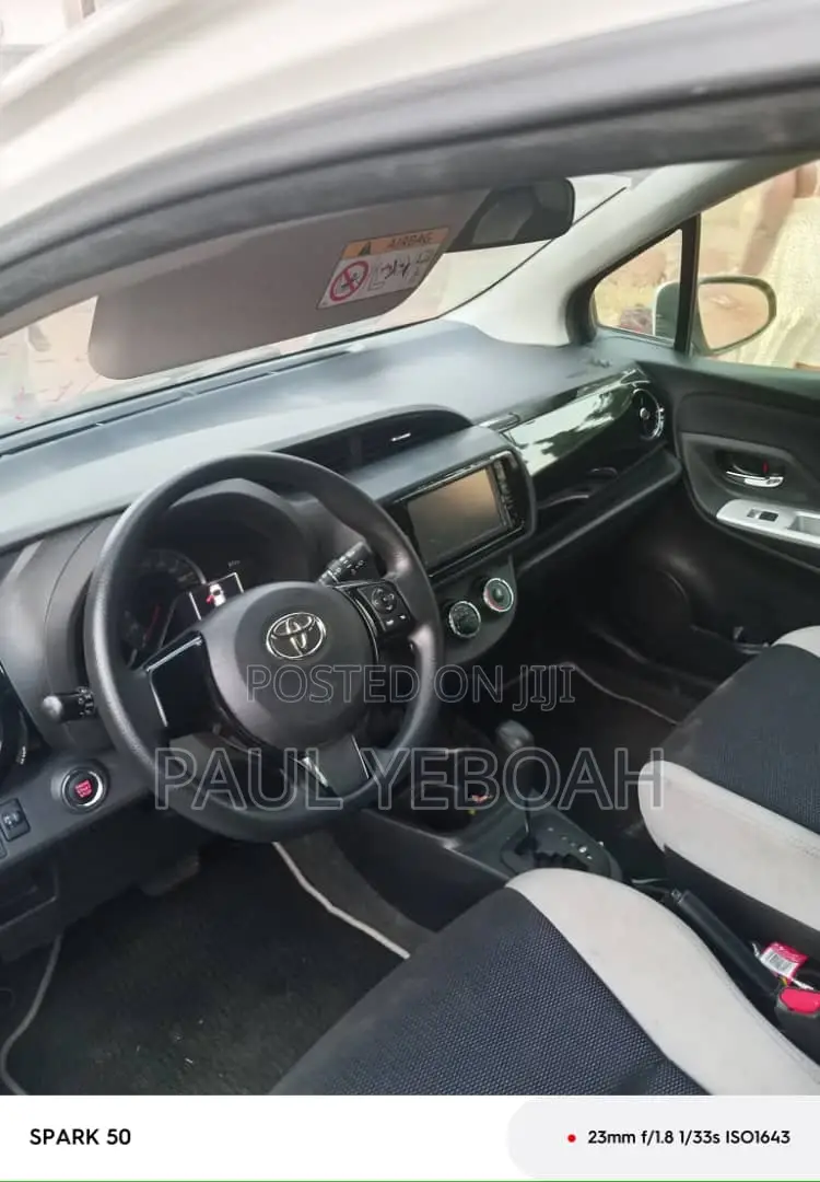 Toyota Vitz 2015 Pearl