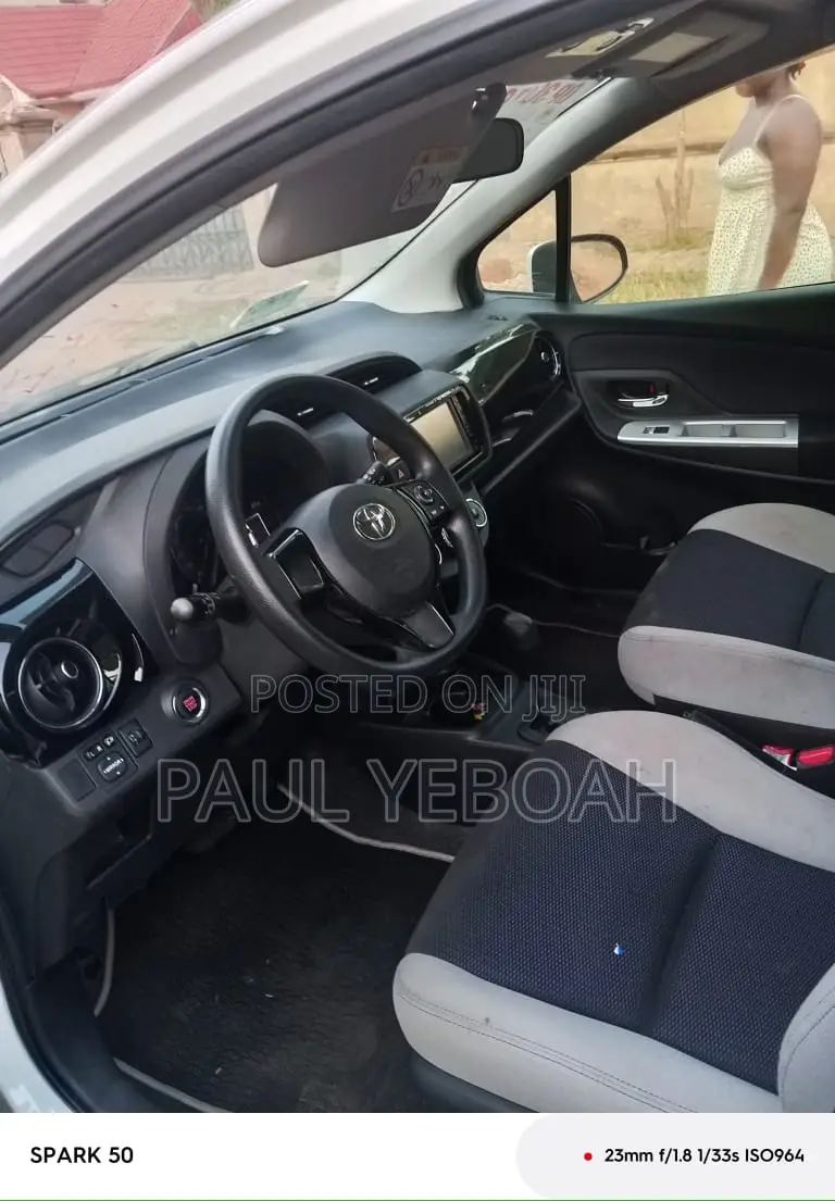 Toyota Vitz 2015 Pearl