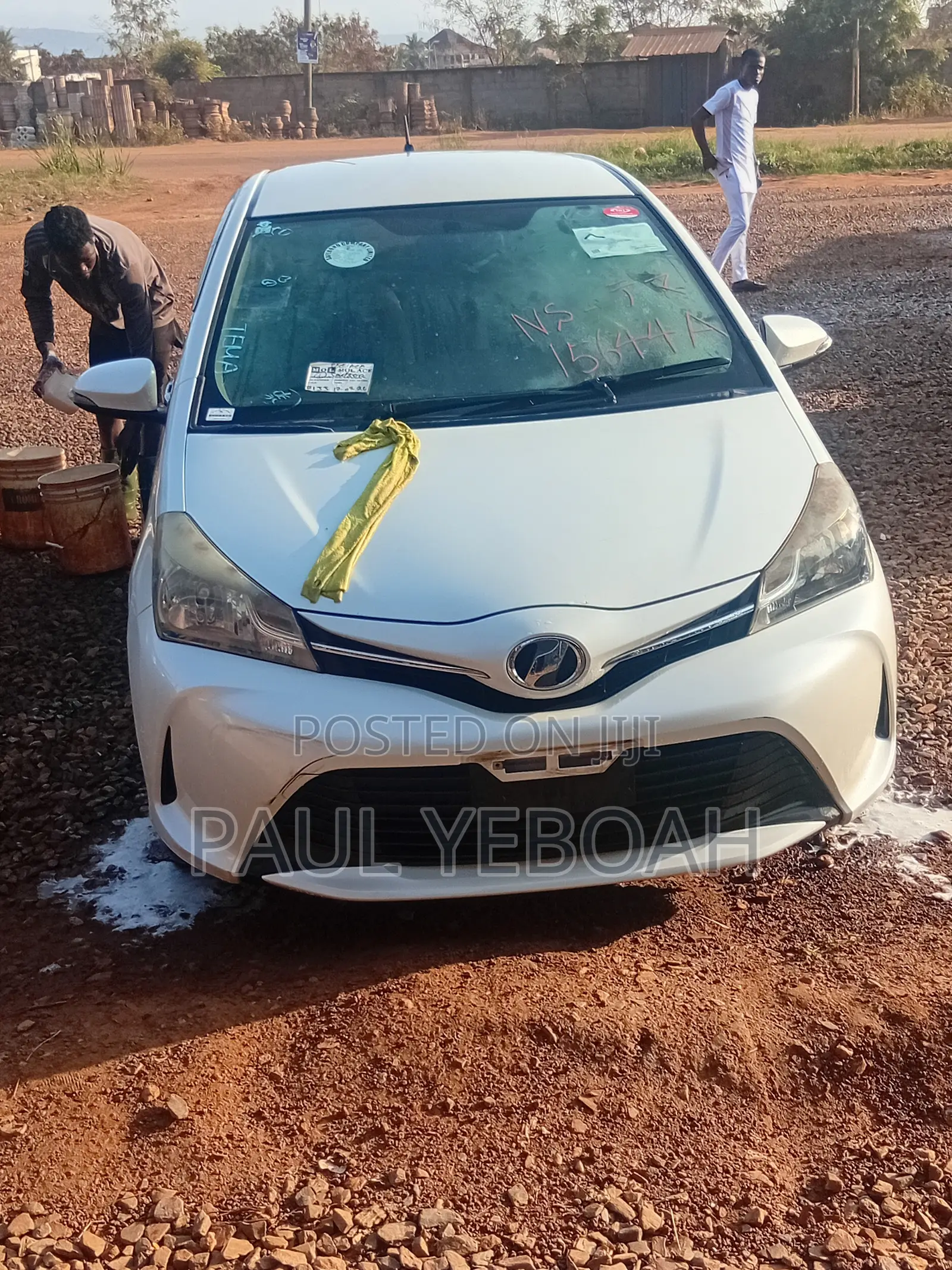 Toyota Vitz 2015 Pearl
