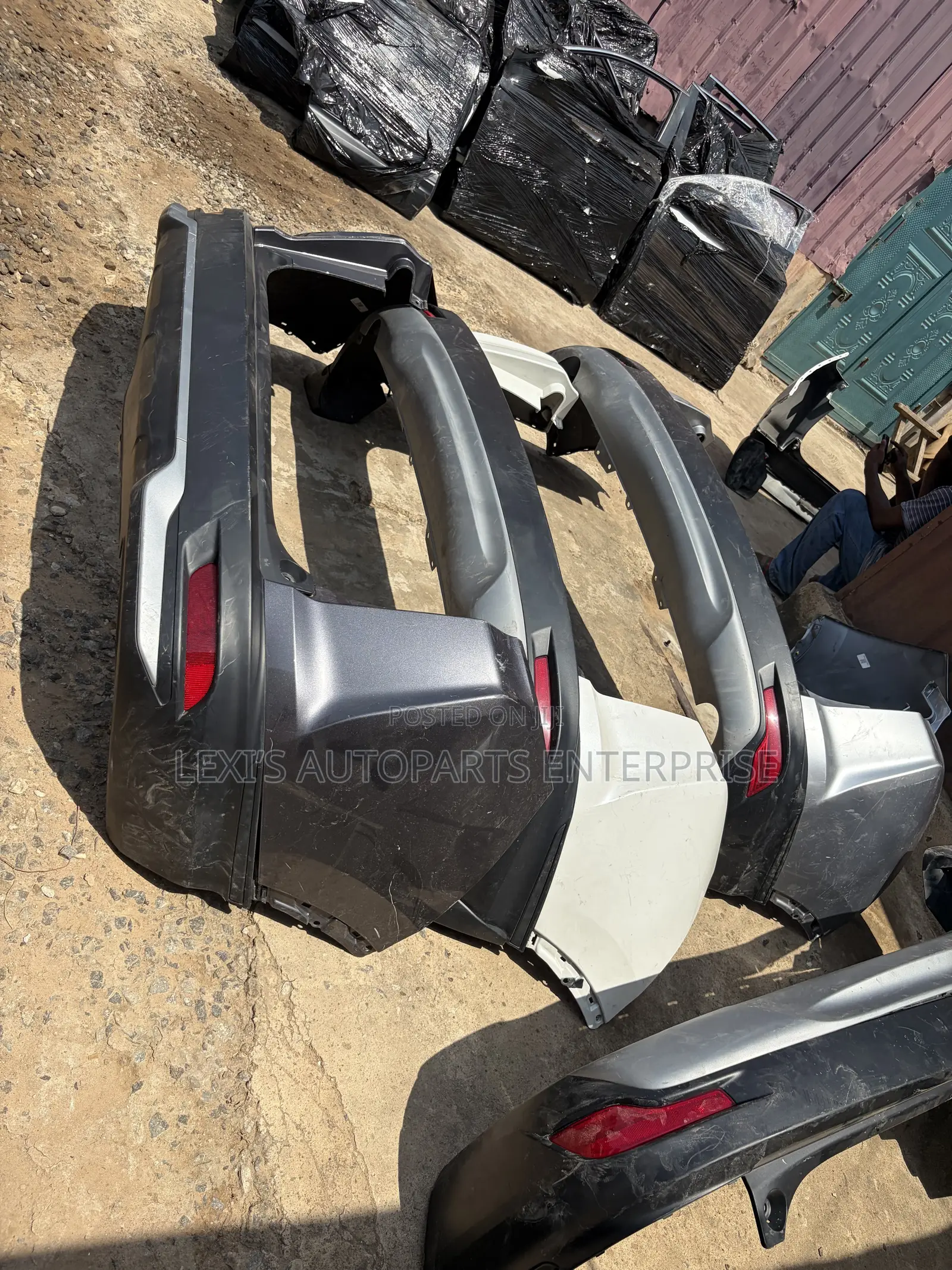 Honda CRV 2018,2019,2020,2021,2022 Rear Bumper/Back Bumper Available