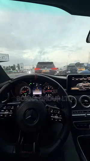 Mercedes-Benz C300 Base 4Matic Coupe AWD (2.0L 4cyl 7A) 2017 Yellow