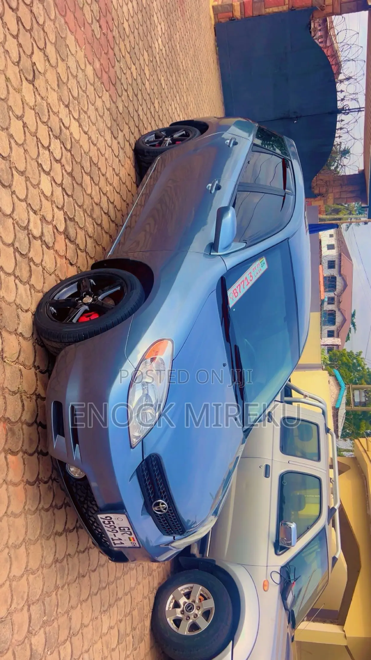 Toyota Matrix XR Hatchback FWD (1.8L 4cyl 4A) 2005 Gray