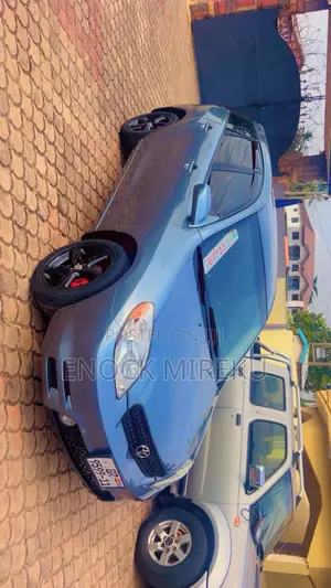 Toyota Matrix XR Hatchback FWD (1.8L 4cyl 4A) 2005 Gray