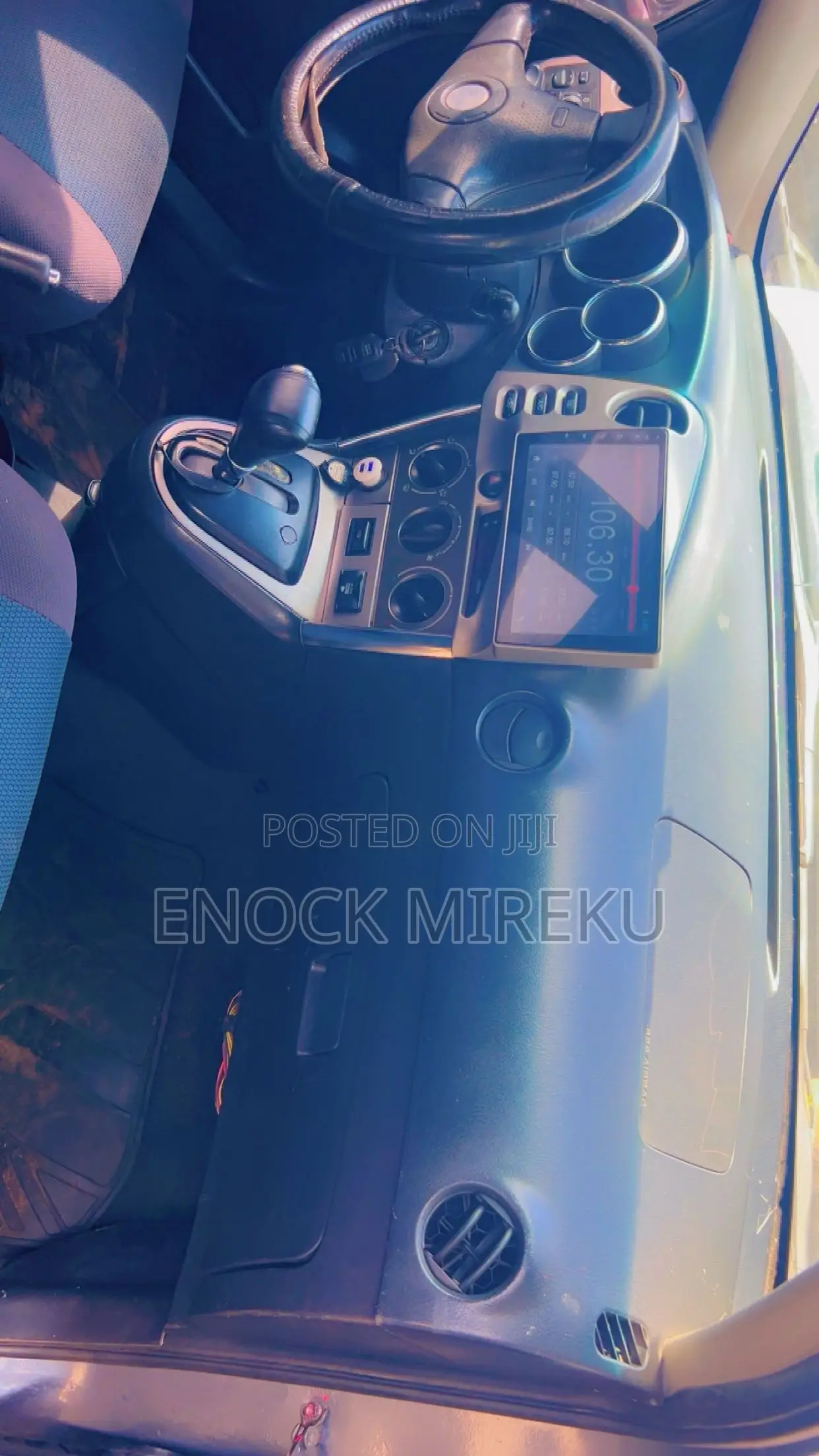 Toyota Matrix XR Hatchback FWD (1.8L 4cyl 4A) 2005 Gray