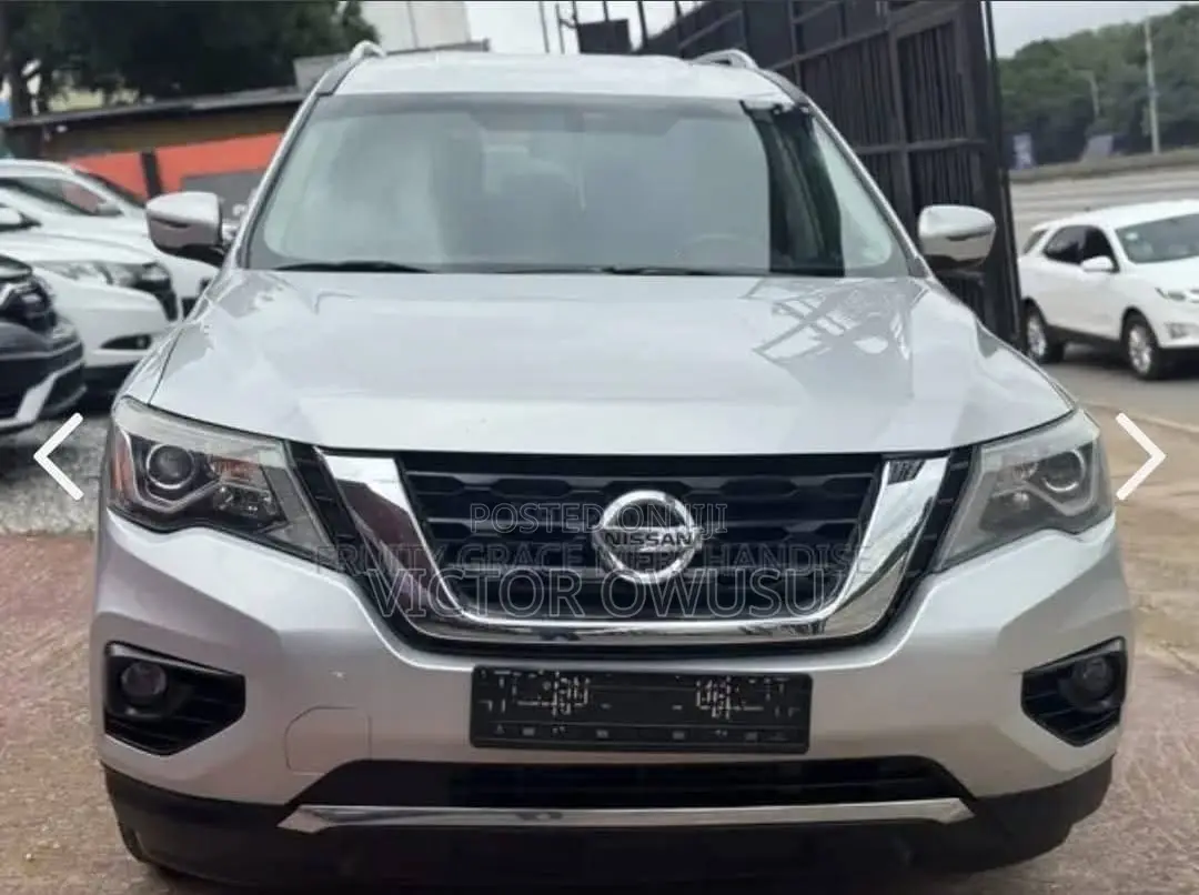 Nissan Pathfinder 2020 Silver