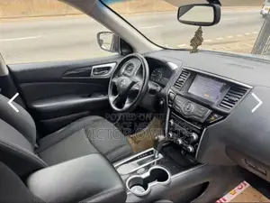 Nissan Pathfinder 2020 Silver