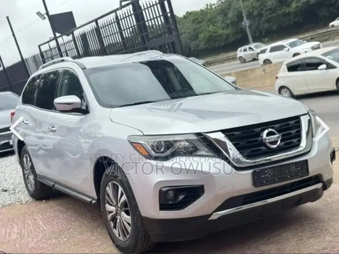 Nissan Pathfinder 2020 Silver