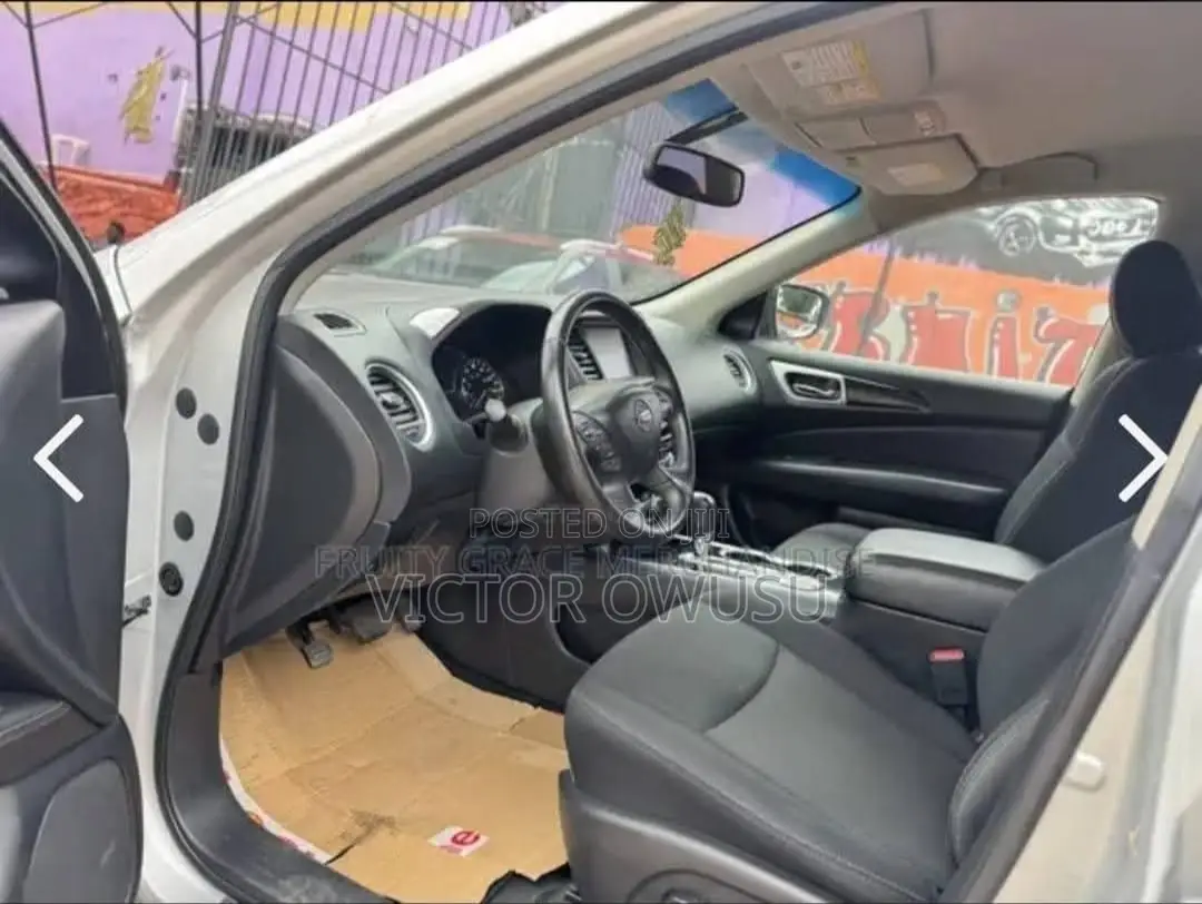 Nissan Pathfinder 2020 Silver