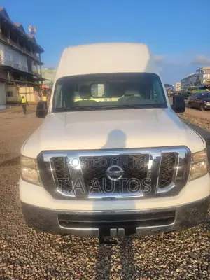 Nissan Caravan (Urvan) 2017 White