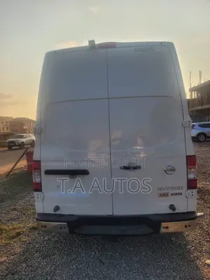 Nissan Caravan (Urvan) 2017 White