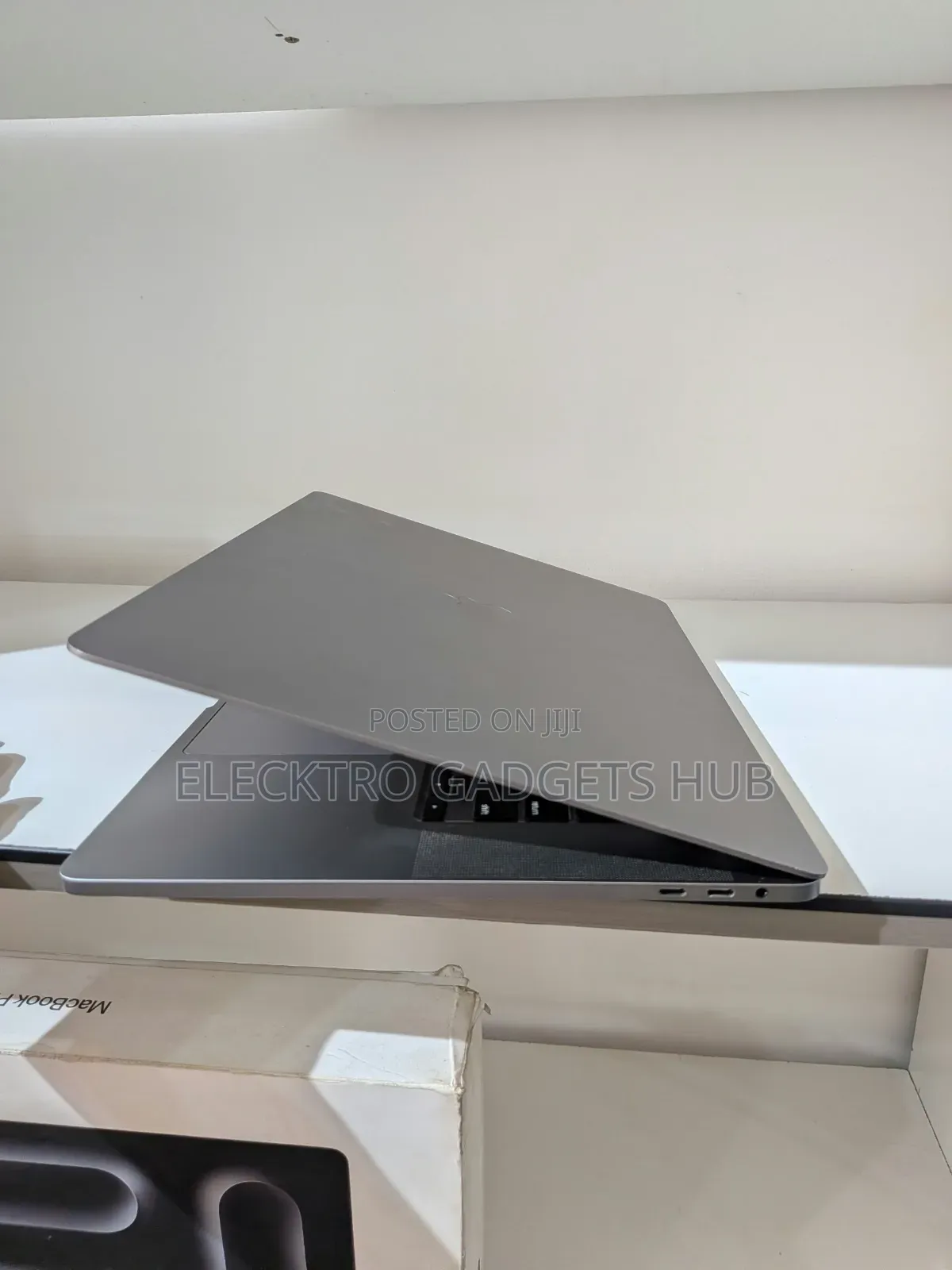 Laptop Apple MacBook Pro 2019 16GB Intel Core i7 SSD 512GB