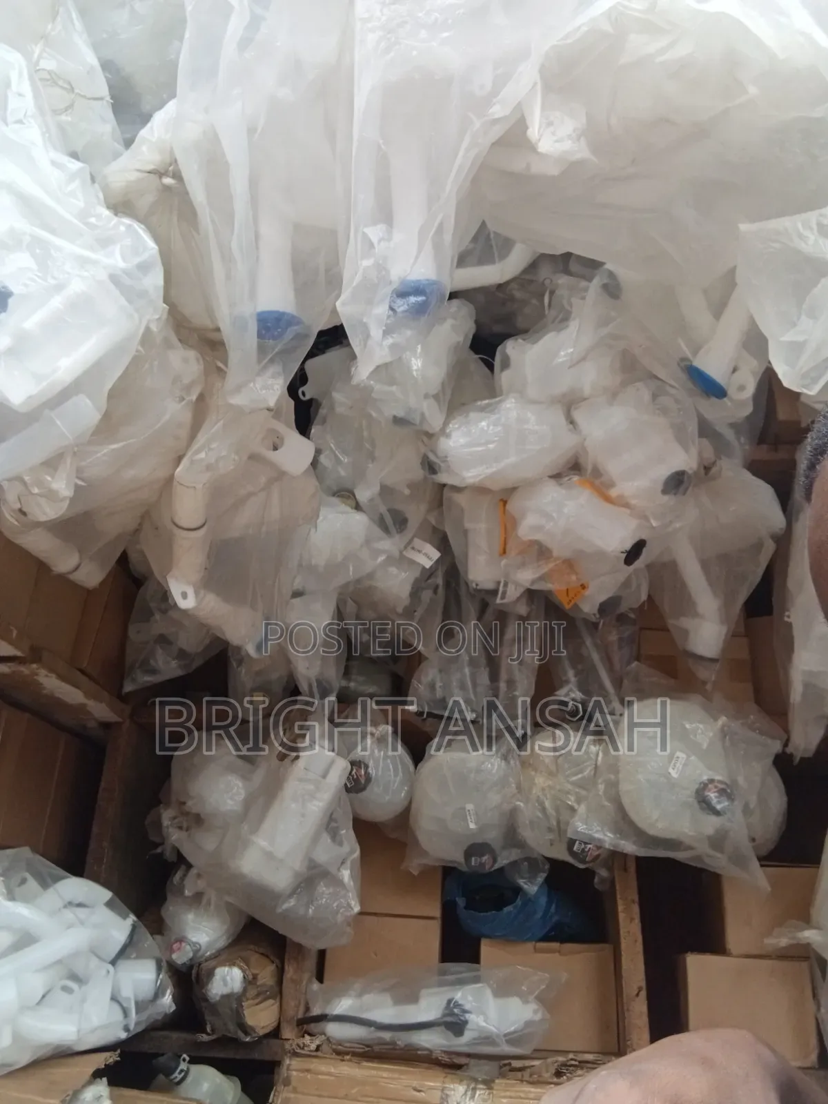 Wiper Containers and Reservoir Tanks
