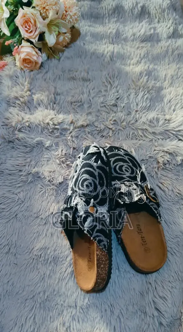 Women's Shoe