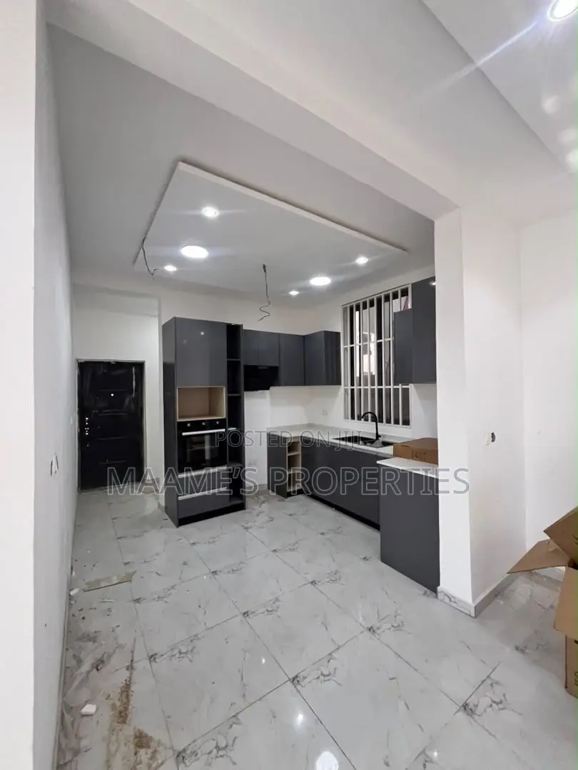 3bdrm Duplex in East Legon for rent
