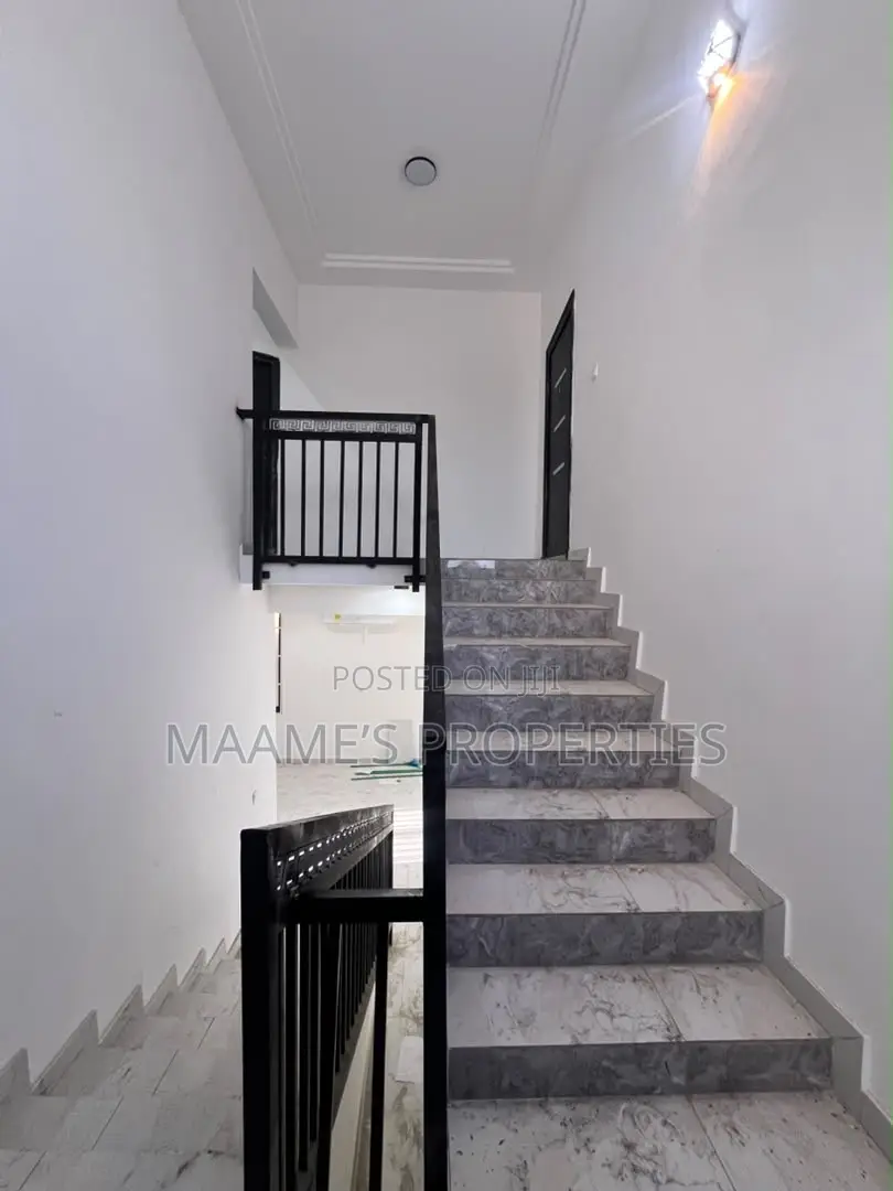 3bdrm Duplex in East Legon for rent