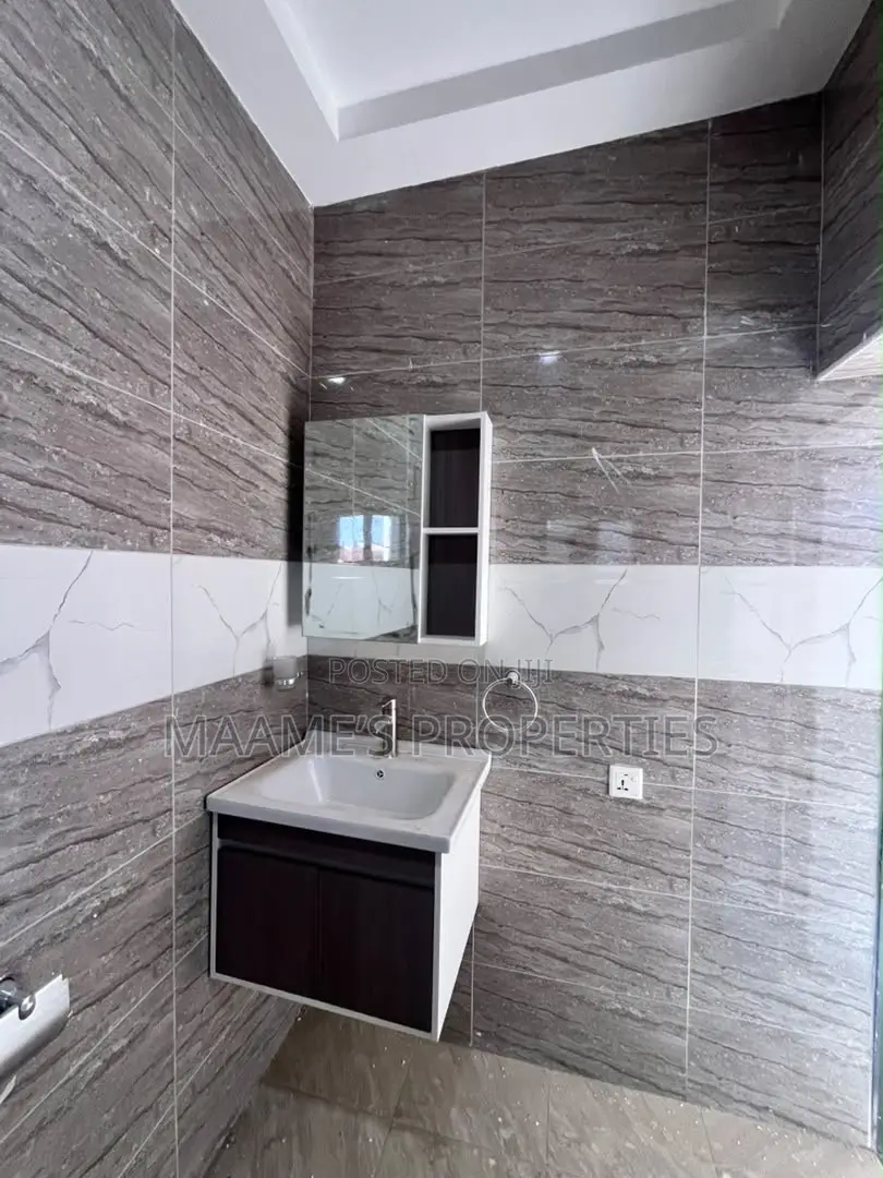3bdrm Duplex in East Legon for rent
