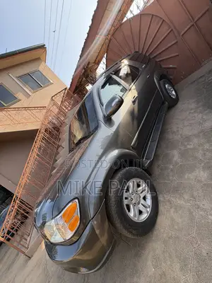 Toyota Sequoia Limited 4dr SUV (4.7L 8cyl 4A) 2004 Gray
