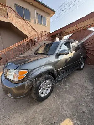 Toyota Sequoia Limited 4dr SUV (4.7L 8cyl 4A) 2004 Gray
