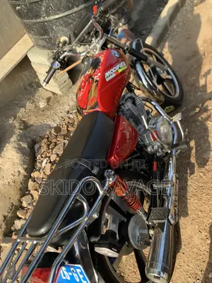 New Royal RY125 2026 Red