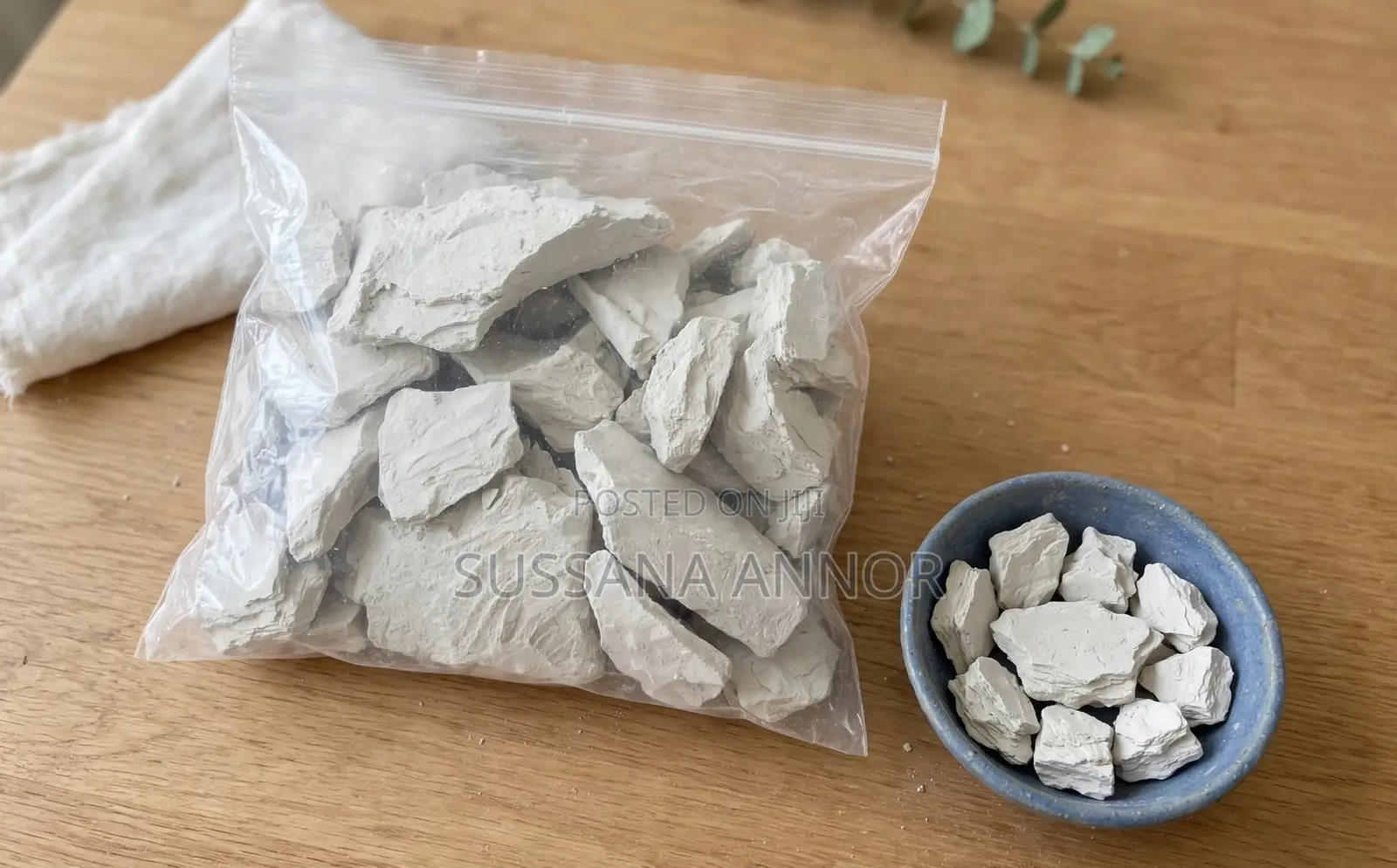 Baked Bentonite Clay, Kaolin Clay, Ayilo Stone.