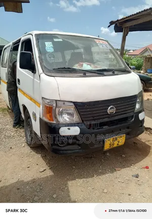 Nissan Caravan (Urvan) 2008 White